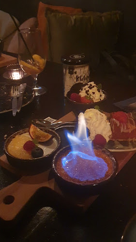 COMIQ | shared dining - Stein