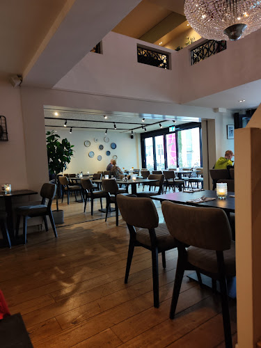 OMEGA Grieks | Mediterraans Phone number