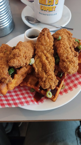 Opinii despre Haley's Comet Breakfastclub în Den Haag - Horeca