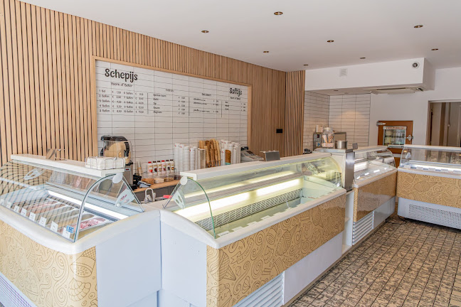 Comments and reviews of Marx O'Larry's