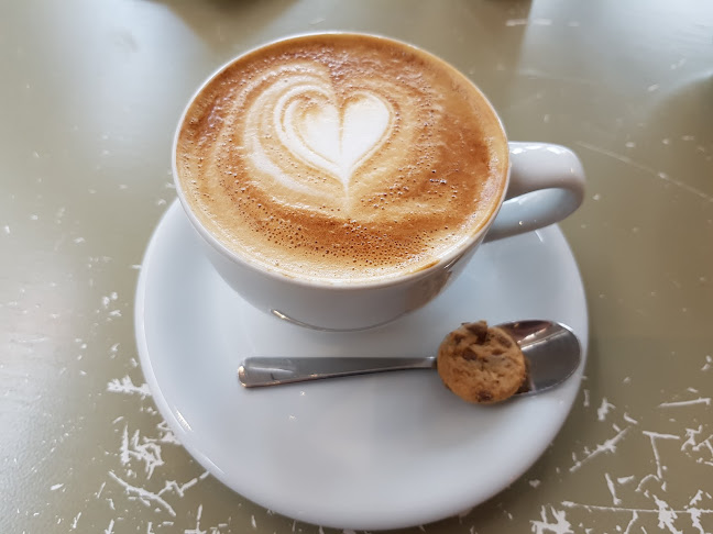 COFFEE MUNDO The Library