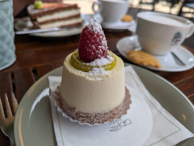 Comentarii opinii despre Patisserie Tearoom De Roset