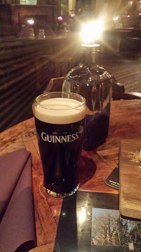 De Turfsteker • Ierse Pub • Restaurant • Zalen Phone number