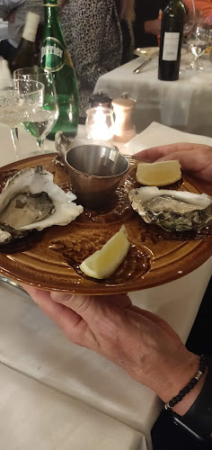 Louise Petit Restaurant Phone number