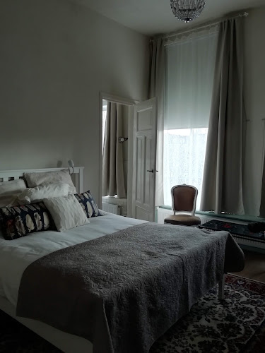 Emma’s Home Phone number