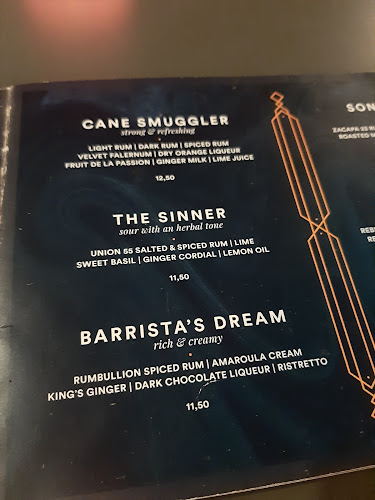 Comentarii opinii despre Labyrinth Cocktail Soul Food & Poetry Bar