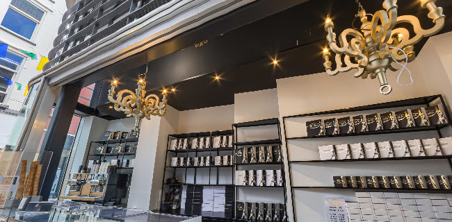 DutchHomemade Macarons & Icecream