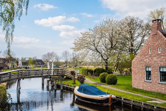 Snackbar Van de Belt / Bar & Café Bij Helmuth - Belt-Schutsloot