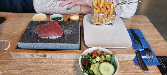 Strandpaviljoen De Piraat Oostkapelle Phone number