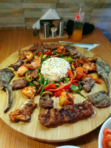 Comentarii opinii despre Taka Familie Restaurant