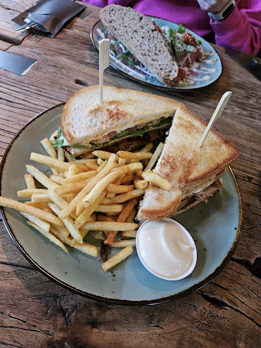 Comments and reviews of Bij Petrus