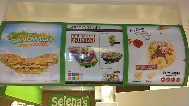 Comentarii opinii despre Selena 's