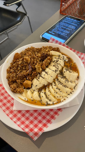 Opinii despre Haley's Comet Breakfastclub în Den Haag - Horeca