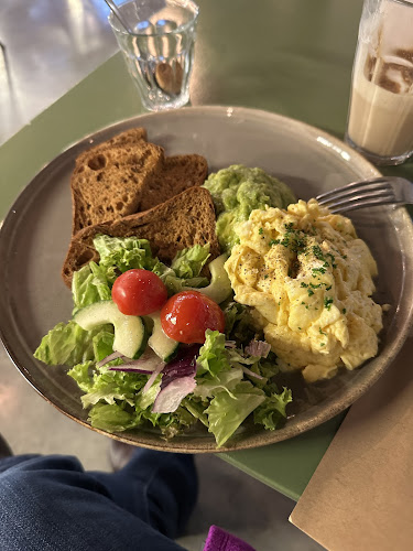 Comentarii opinii despre COFFEE MUNDO The Library