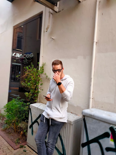 Café Lucky Phone number