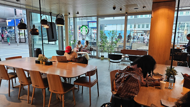 Comentarii opinii despre Starbucks Den Haag Centraal
