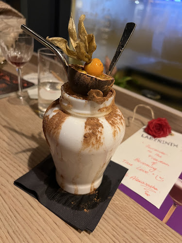 Comentarii opinii despre Labyrinth Cocktail Soul Food & Poetry Bar