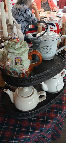 Lucy's Inn - Eesergroen