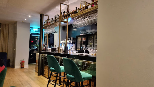 Brasserie en Wijnbar Genieten Open Times