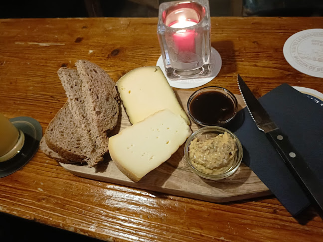 Comentarii opinii despre Café Gollem Raamsteeg