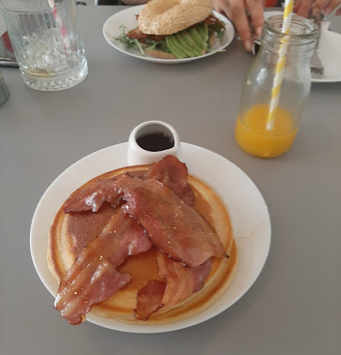 Comentarii opinii despre Haley's Comet Breakfastclub