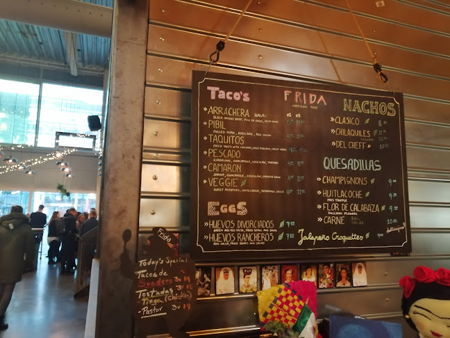 712 DK Den, Anna van Buerenplein, Den Haag, Nederland