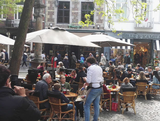 Comments and reviews of Pieke Potloed