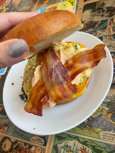 Opinii despre Haley's Comet Breakfastclub în Den Haag - Horeca