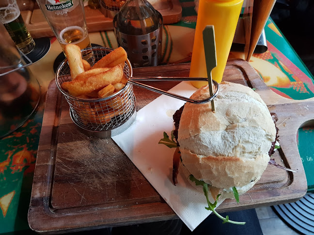 Double B -Bar & Kitchen-