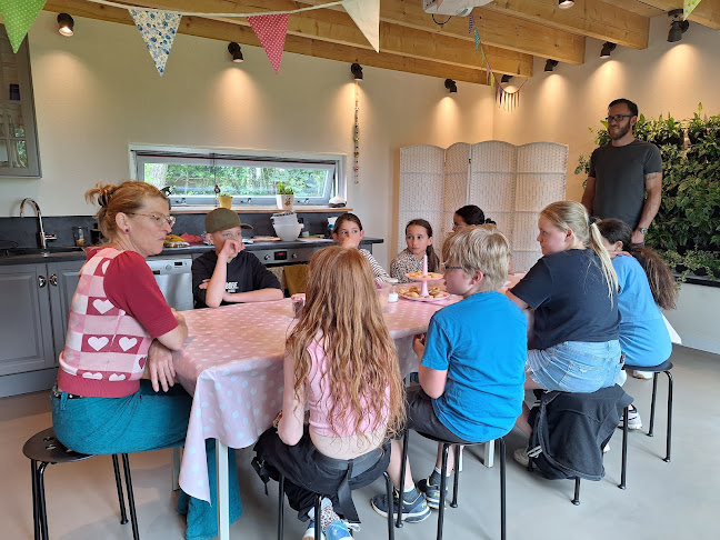 Claudia Suijkerbuijk - Taartje Troost