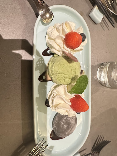 Comentarii opinii despre Asian Tower