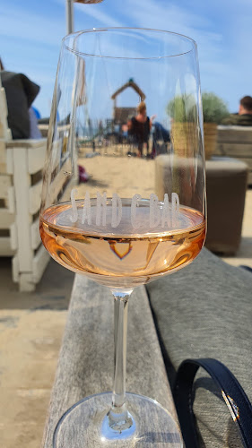 Comentarii opinii despre Strandpaviljoen SandCbar