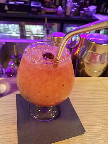 Labyrinth Cocktail Soul Food & Poetry Bar - Amsterdam