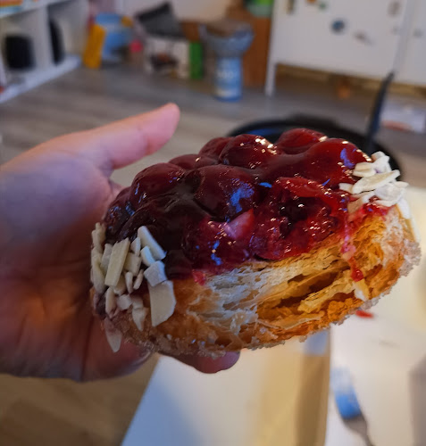 Comentarii opinii despre Hartogs Brood- en Banketbakkerij Coen