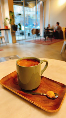 Comentarii opinii despre August