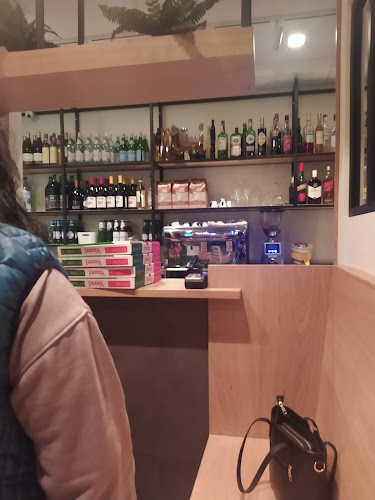 La Piazza Phone number