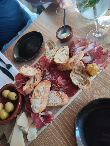 MEDI Restaurant Phone number