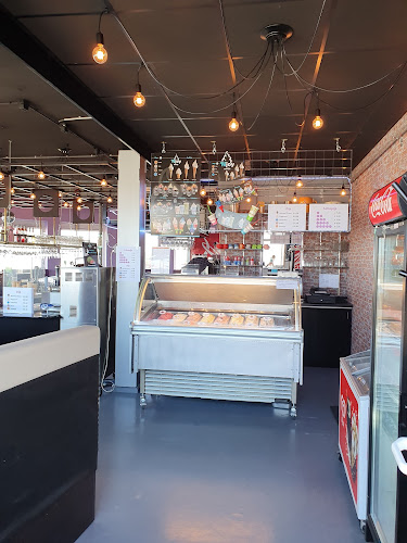 IJssalon Dominique - IJmuiden