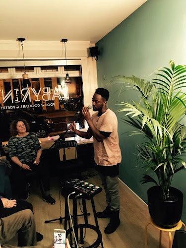 Comentarii opinii despre Labyrinth Cocktail Soul Food & Poetry Bar