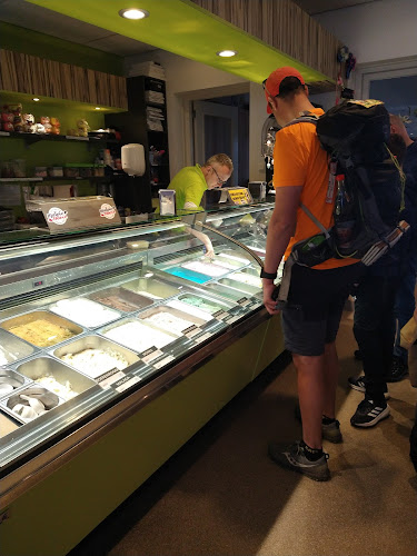 Malpie Hoeve Phone number