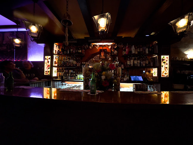 Café De Waag Open Times