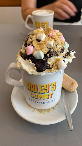 Haley's Comet Breakfastclub - Den Haag