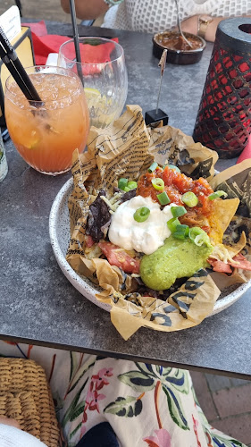 Opinii despre Davila's Kitchen & Bar în Renesse - Horeca