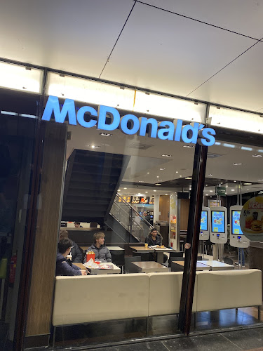 Comentarii opinii despre McDonald's Amstelveen Stadshart