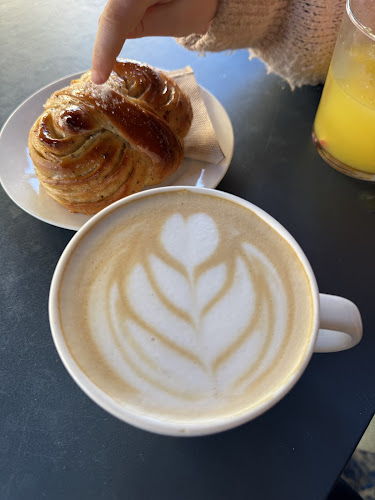 Opinii despre Café Bartine în Den Haag - Horeca