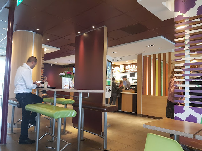 Comentarii opinii despre McDonald's Capelle a/d IJssel Rhijnspoor