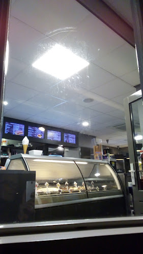 Snackbar en IJssalon Henk - Bussum