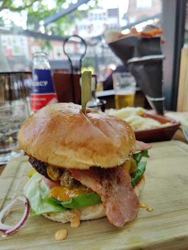 Manzo's Bar Bistro - Horeca