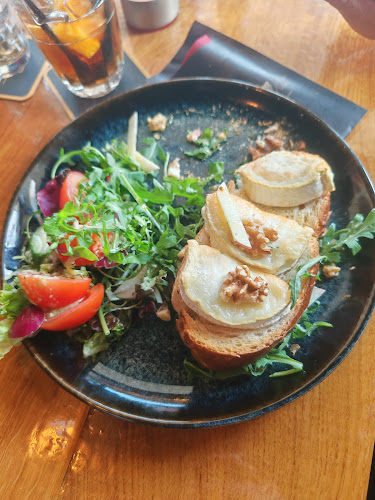 Comentarii opinii despre The Lux