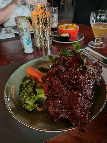 Reviews of De Turfsteker • Ierse Pub • Restaurant • Zalen in Westerbork - Horeca